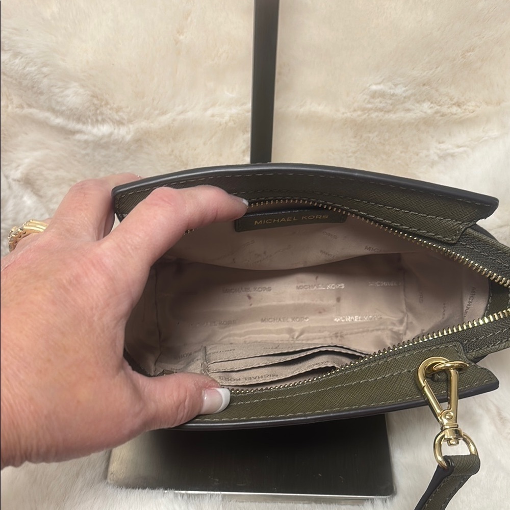 Michael Kors Green mini cross body Bag with Adjustable Strap - Picture 8 of 15